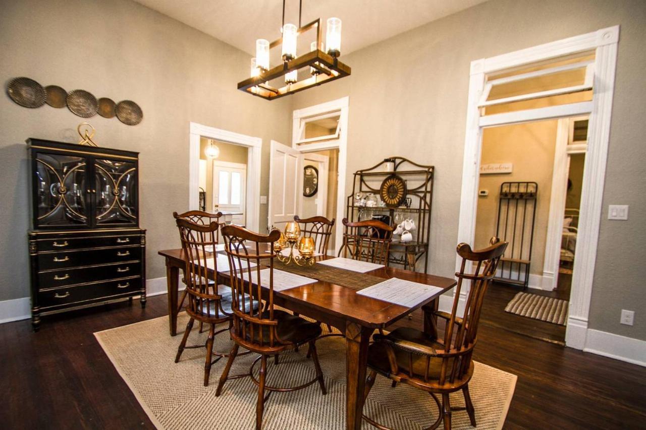 Wyoming St Restored Historic 2br/1ba Downtown Сasa de vacaciones San Antonio